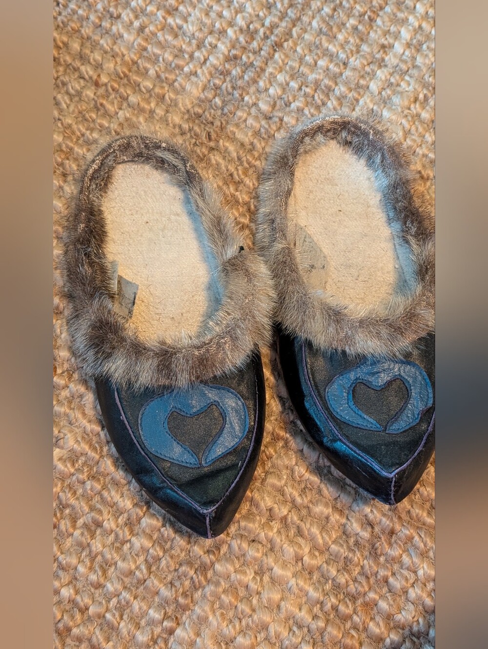 Cozy Faux-Fur Trim Black Heart Slippers - Women